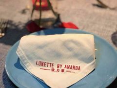 -弦月窗LUNETTE BY AMANDA(复兴路店)