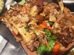 烤猪蹄-小财盆地桌烤肉