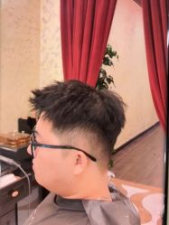 -东方先生国潮男士理发馆