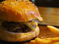 双层牛肉汉堡-Q MEX 库迈墨西哥餐吧(三里屯店)
