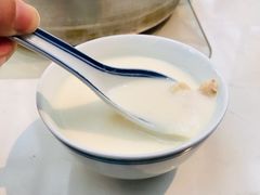 每日糖水-肥仔文澳门猪骨煲(南京西路店)