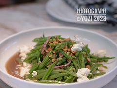 -ROAST coffee & eatery