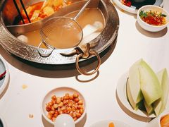 -左庭右院鲜牛肉火锅(金山万达店)