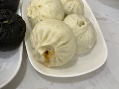 七彩酱肉包-李与白包子铺(桐梓林店)