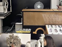 -罗伯特眼镜·蔡司官方授权(罗湖国贸店)