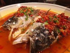 老坛剁椒蒸鲜活鱼头-老湘村·湖南土菜(天河维多利店)