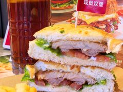 -必胜客(东大桥店)