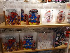-名创优品(北京新中关购物中心地铁层店)