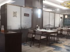 -满江红四季餐厅 · 国家五钻级酒家(新纪元大酒店店)