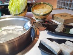 -喃喃椰·糟粕醋·椰子鸡火锅(七堡花园店)