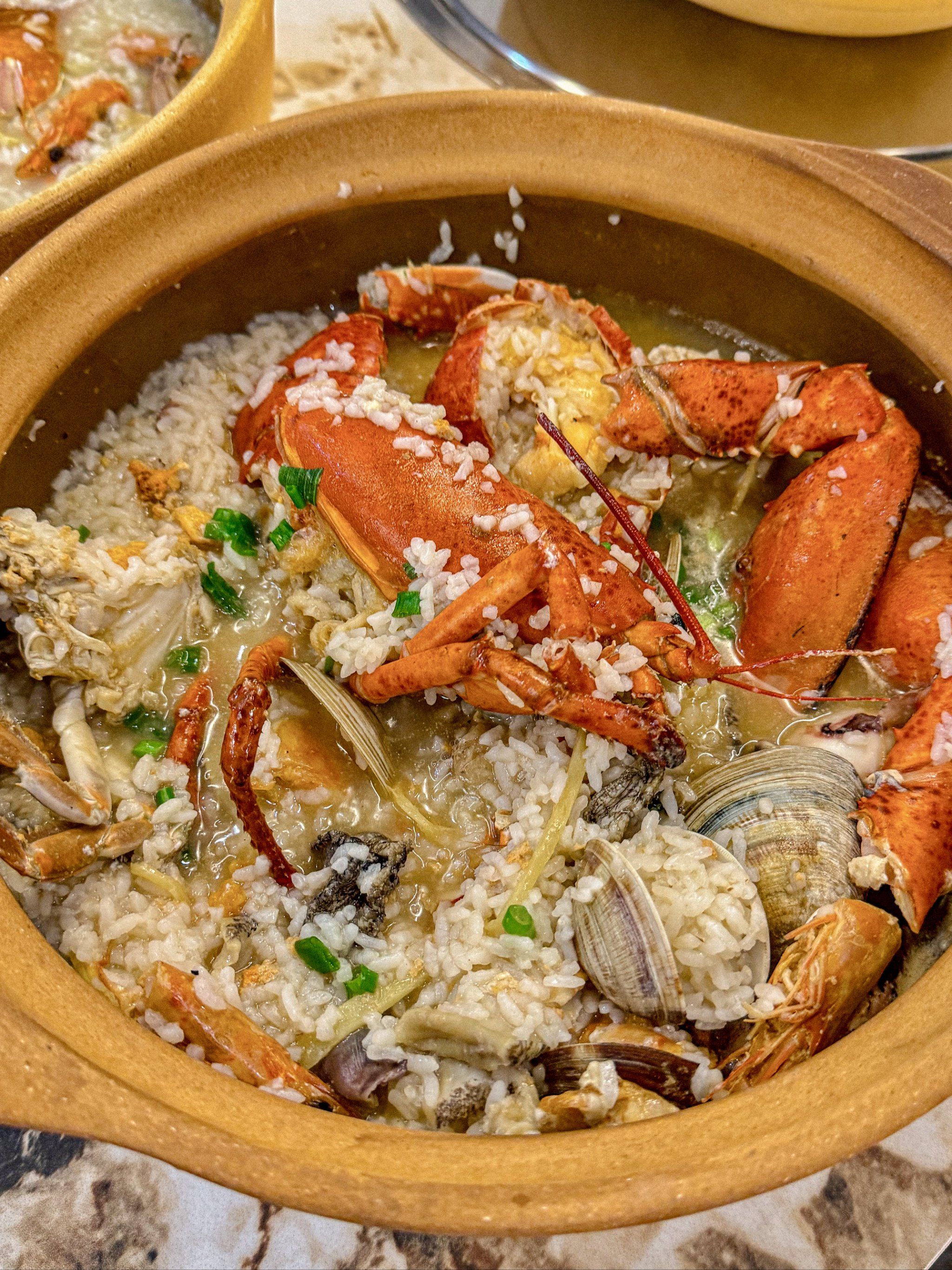 1⃣

🥣bi点豪华龙虾粥
料真的超足,每一勺都能勺到满满的