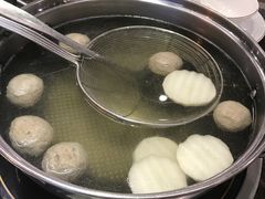 手捶牛肉丸（生丸）-八合里潮汕鲜牛肉火锅(深圳海岸城店)
