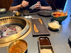 -铭牛烧肉·和牛海鲜自助(高新月牙湖店)