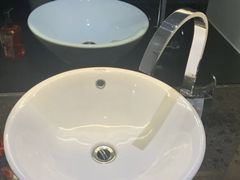 -桔子酒店(上海西藏北路地铁站店)