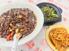 -堂瓦里·33年传统赣菜(第一街区店)