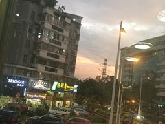 -鑫悦楼煎蟹·16年海鲜大排档