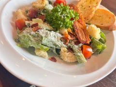 -Chom Cafe and Restaurant