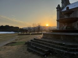 -雪中彩影婚纱摄影·微光艺术中心