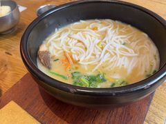 -银米·云南传统过桥米线(双廊黑金冠店)