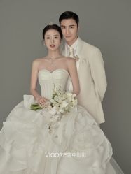 -雪中彩影婚纱摄影·微光艺术中心