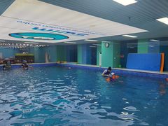 -Swim斯卫姆国际儿童游泳中心(红博中央公园店)