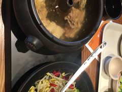 -云海肴·汽锅鸡·云南菜(天山百盛优客店)