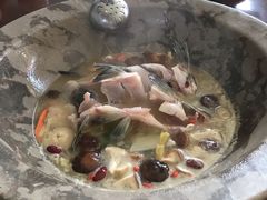 -姚记抚仙湖石锅鱼庄