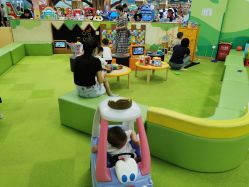 -莫莉幻想儿童乐园(武汉保利广场店)