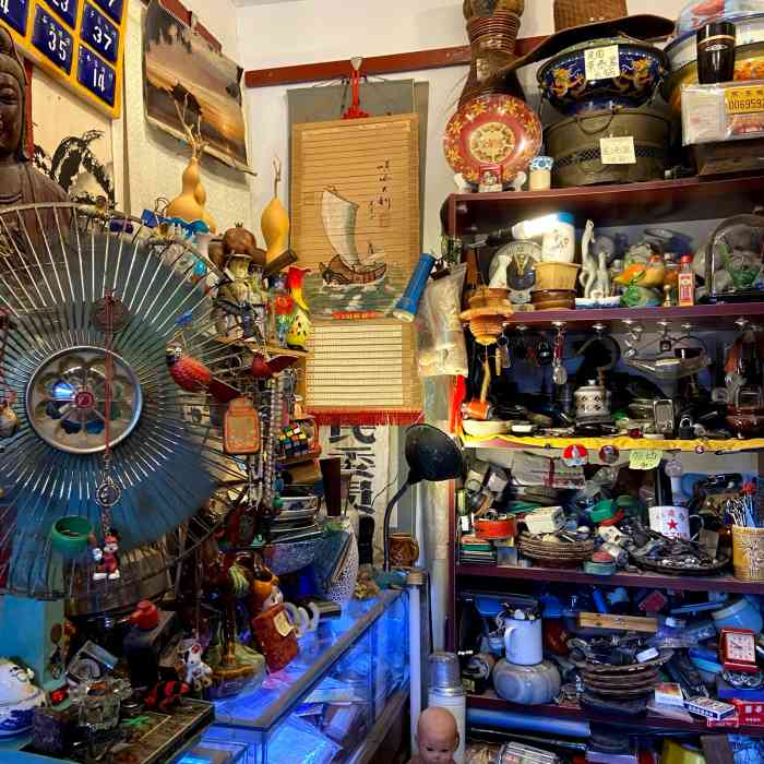 老北京杂货铺-"进到这个屋子里就好像穿越回了上个世纪听.