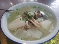 筒子骨萝卜汤-洪霞餐馆