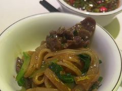 招牌湿炒牛河-潮泰牛肉火锅 · 创于1992年(车公庙店)