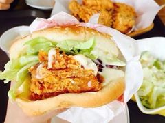 麦辣鸡腿汉堡经典中薯条套餐-麦当劳(国际社区店)