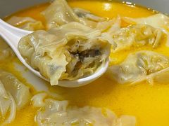 金汤黄鱼馄饨-蟹黄鱼·楼上面馆(外滩中央旗舰店)