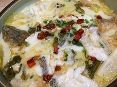 酸菜清汤鲈鱼-石头咕(葵蓬店)