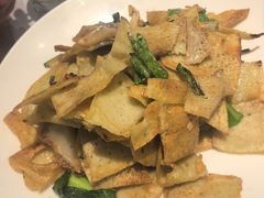 腊肉炒豆丝-黄泥岗·地道湖北菜(奥特莱斯店)