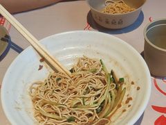 -肥肥虾庄·金牌油焖大虾(汉街SKP店)