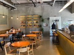 -三勾JJJ Burger&Coffee(梅溪湖店)