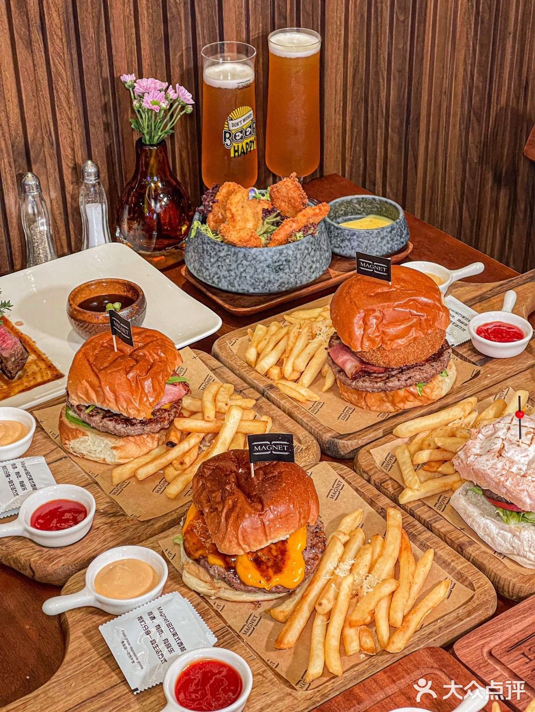 重庆探店| 新晋美式西餐厅奥特曼芝士汉堡🍔