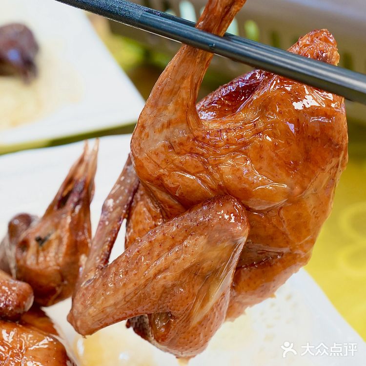 在东莞实现乳鸽自由！寮步新开这家店香迷糊了