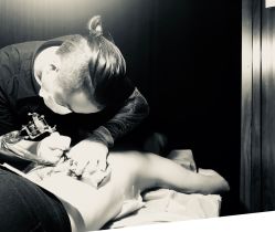 -荔刺青纹身·手穿孔饰品