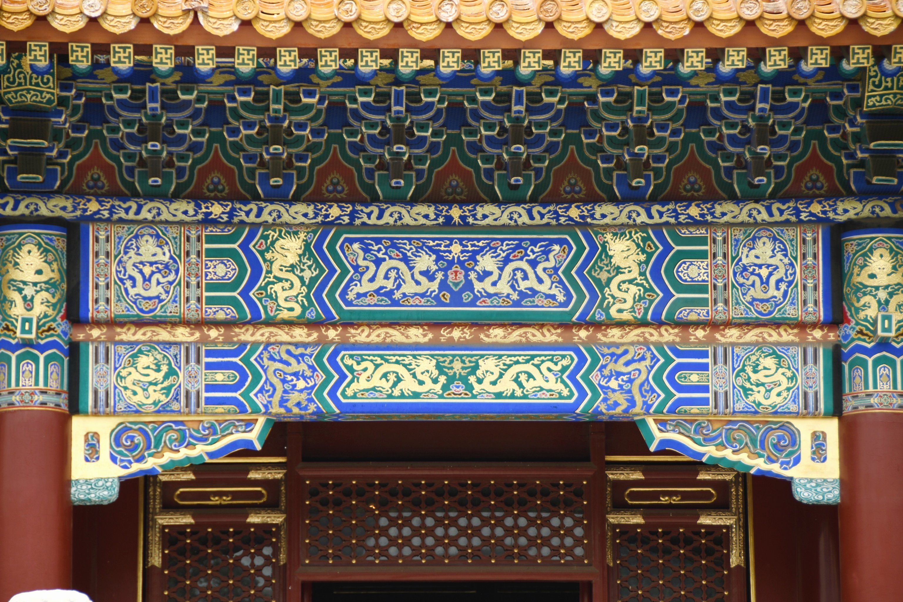 2024/4/25

帝都的建筑独具特色,装饰彩绘也是别具一格