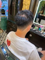 -海文先生国潮烫染男士理发馆