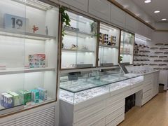 -翰佐蔡司小乐圆·依视路星趣控·暴龙眼镜折扣店