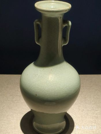 恕我手机拍摄，无法体现温润如玉的质感和优雅的开片细节