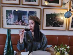 烟熏三文鱼配烤饺子皮和芥末籽酱-BOR Eatery(安福路店)