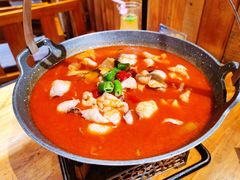 -老滇山寨•云南特色菜•地方菜•民族风情歌舞表演(金碧店)