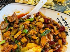 酸菜炒肉-海韵人家.海景花园经典云南菜(双廊店)