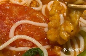 Fruit-flavored Sour Tomato Noodle Soup