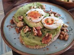 牛油果煮蛋吐司-RAC BAR(安福路店)