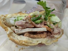 -Bánh Mì Huynh Hoa